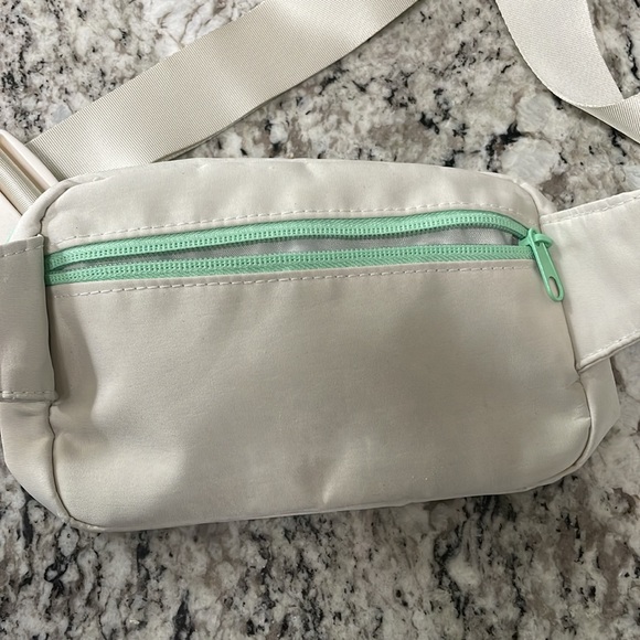 San Diego Padres City Connect Belt Bag - Picture 6 of 6